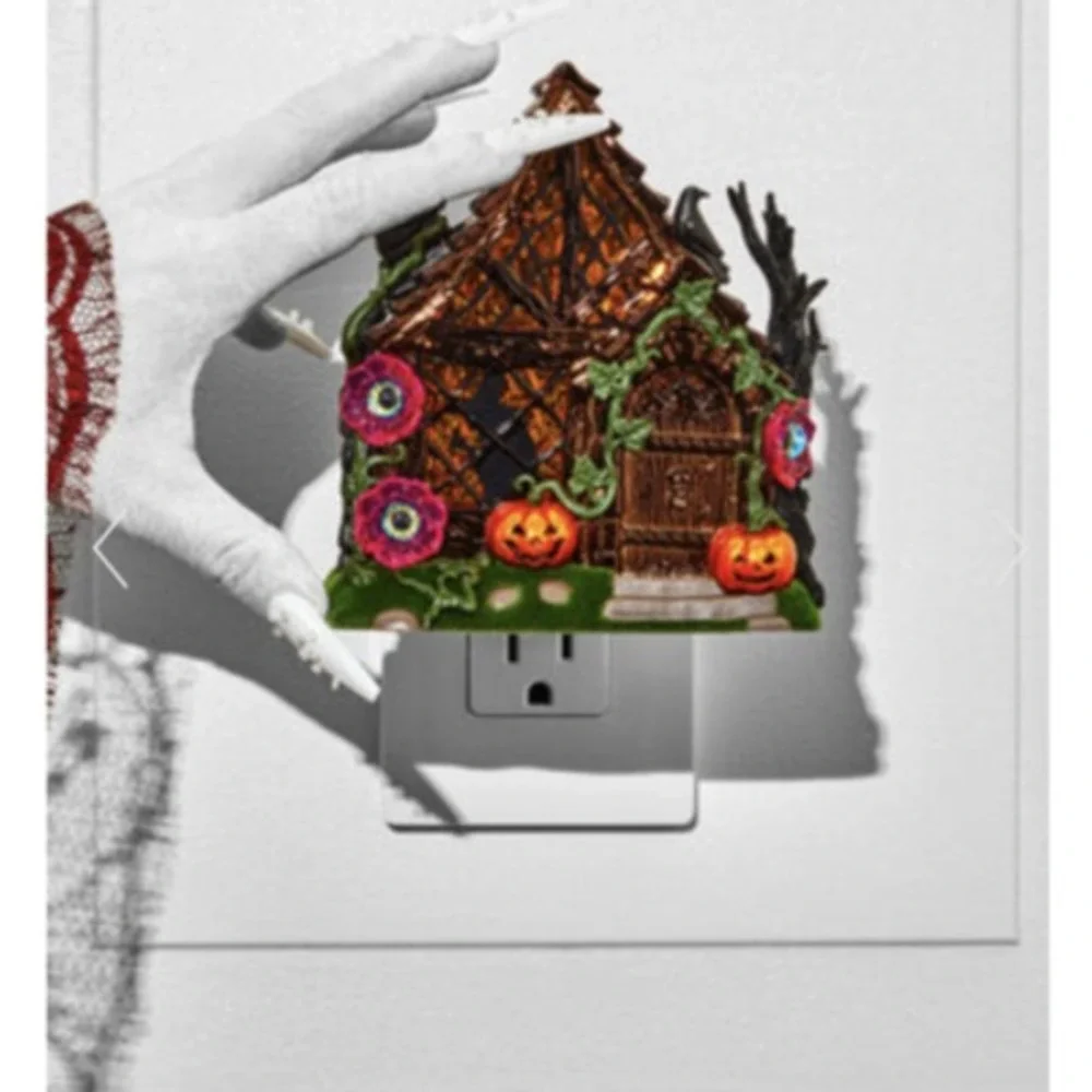 Bath & Bodywork's Halloween 2022 With Cottage Night Light‎ Projector Wallflower